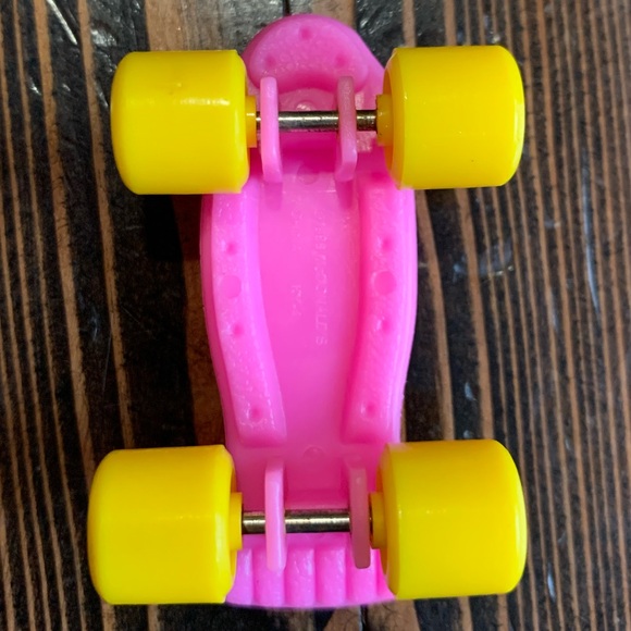 McDonalds toy • 1988 • pink skateboard - Picture 3 of 4
